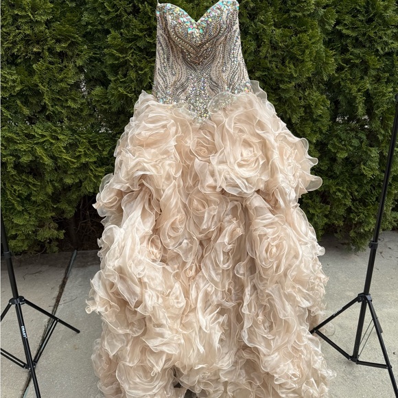 Quinceañera Champagne Strapless dress - Picture 2 of 16